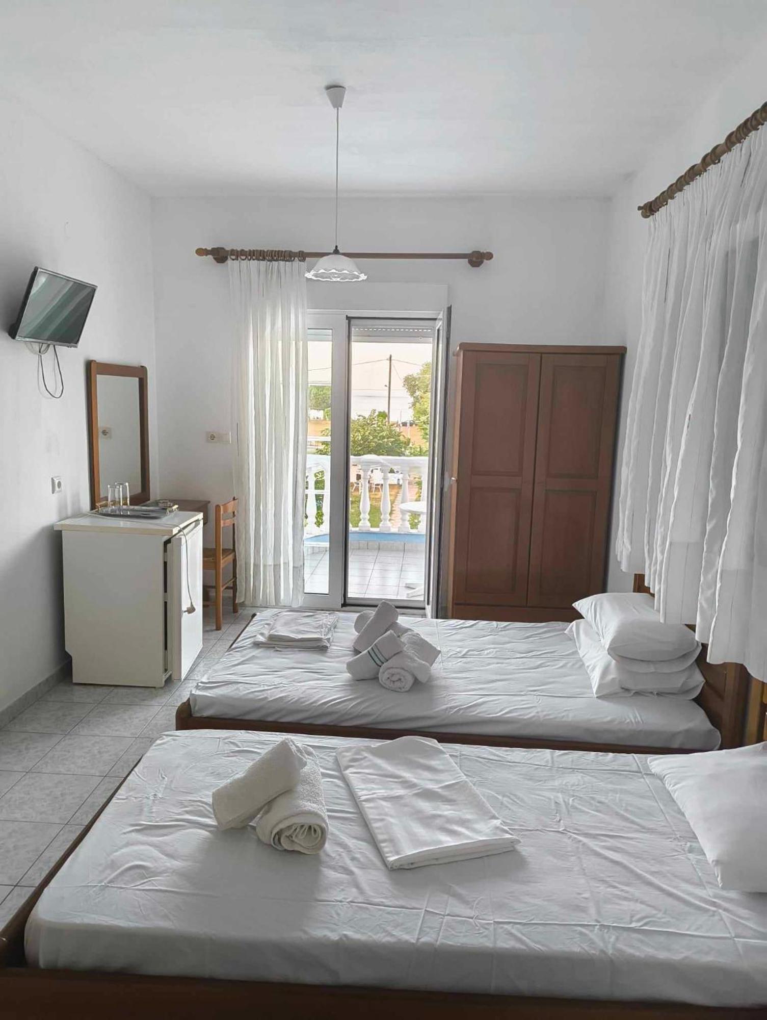Plexidas Apartments Paralía Skotínis Екстериор снимка